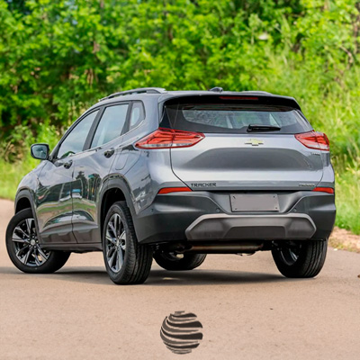 Tecnologia, consumo e espaço em foco no Chevrolet Tracker vs Corolla Cross. Chevrolet Tracker vs Corolla Cross